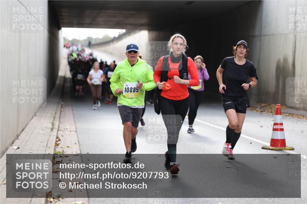 05.10.2025 - 20. swb-Marathon Bremen Michael Strokosch http://msf.ph/oto/9207793 05.10.2025 11:02:14 Laufen 10885 meine-sportfotos.de
