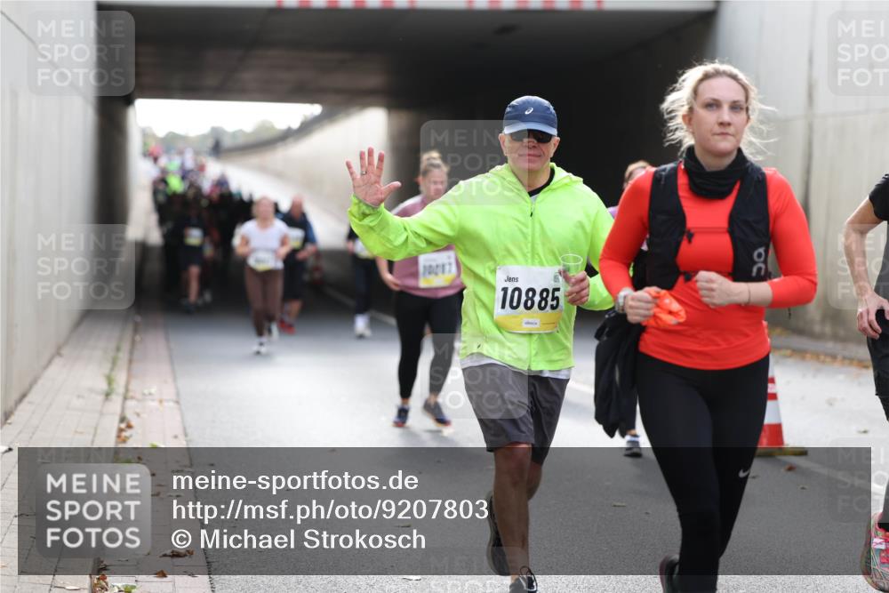 05.10.2025 - 20. swb-Marathon Bremen Michael Strokosch http://msf.ph/oto/9207803 05.10.2025 11:02:15 Laufen 10087, 10885 meine-sportfotos.de
