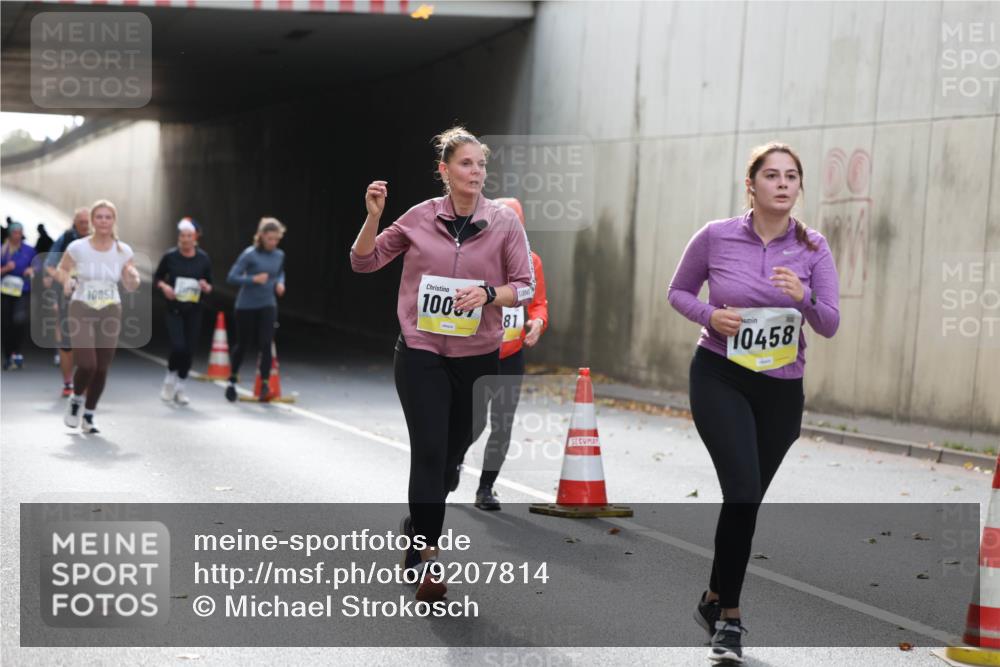 05.10.2025 - 20. swb-Marathon Bremen Michael Strokosch http://msf.ph/oto/9207814 05.10.2025 11:02:17 Laufen 10057, 100, 81, 10458, 00 meine-sportfotos.de