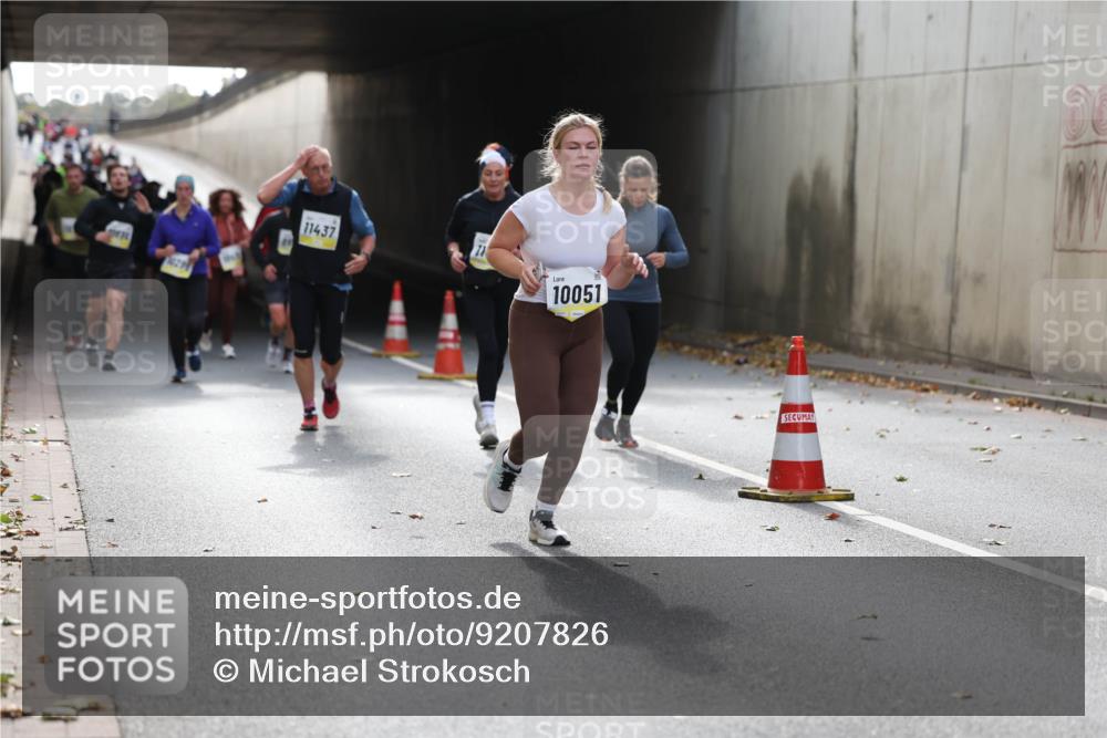 05.10.2025 - 20. swb-Marathon Bremen Michael Strokosch http://msf.ph/oto/9207826 05.10.2025 11:02:20 Laufen 16294, 11437, 10051 meine-sportfotos.de
