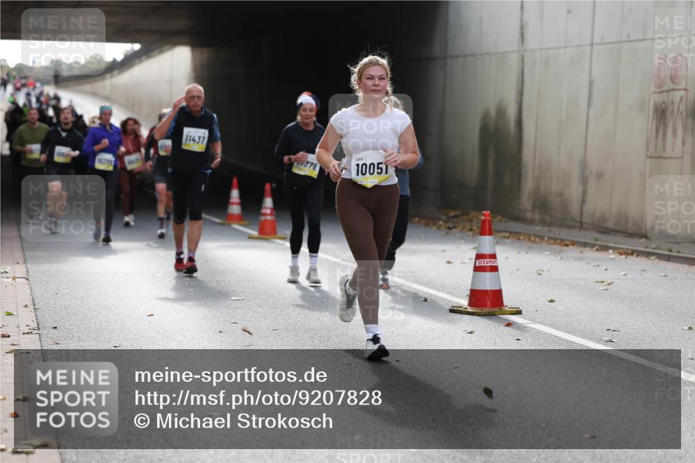 05.10.2025 - 20. swb-Marathon Bremen Michael Strokosch http://msf.ph/oto/9207828 05.10.2025 11:02:20 Laufen 10296, 11437, 99379, 10051, 00 meine-sportfotos.de
