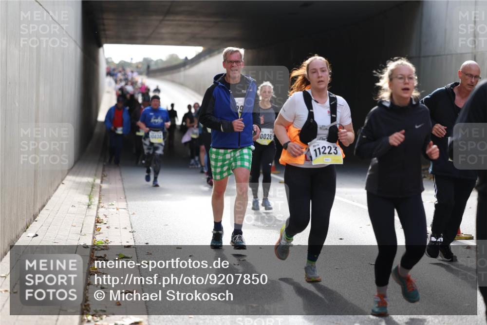 05.10.2025 - 20. swb-Marathon Bremen Michael Strokosch http://msf.ph/oto/9207850 05.10.2025 10:55:32 Laufen 10030, 9, 0026, 11223 meine-sportfotos.de