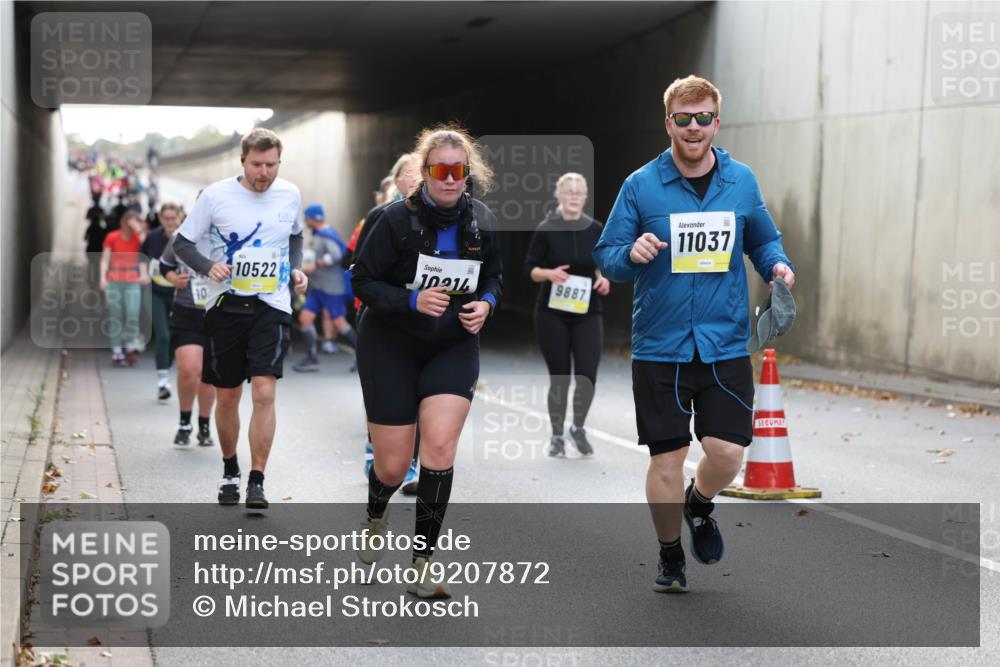 05.10.2025 - 20. swb-Marathon Bremen Michael Strokosch http://msf.ph/oto/9207872 05.10.2025 11:02:34 Laufen 10, 10522, 10214, 9887, 11037 meine-sportfotos.de