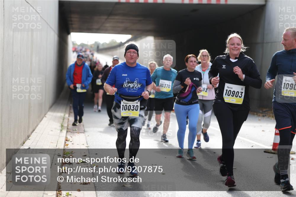 05.10.2025 - 20. swb-Marathon Bremen Michael Strokosch http://msf.ph/oto/9207875 05.10.2025 10:55:37 Laufen 10030, 10370, 93, 10903, 13442, 1090, 02441 meine-sportfotos.de