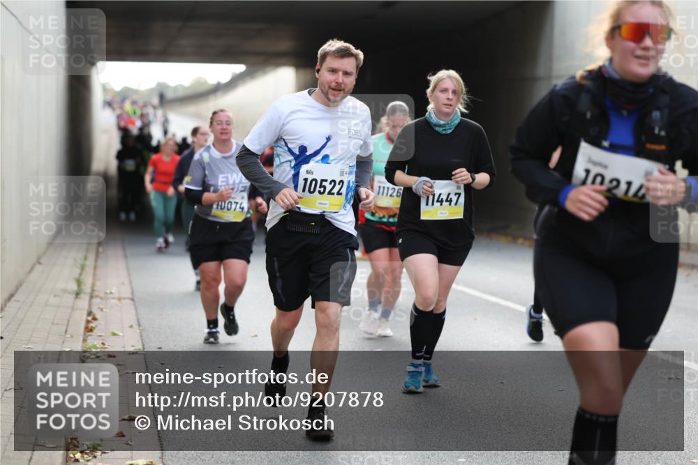 05.10.2025 - 20. swb-Marathon Bremen Michael Strokosch http://msf.ph/oto/9207878 05.10.2025 11:02:35 Laufen 10522, 11126, 1447, 10074, 10214 meine-sportfotos.de