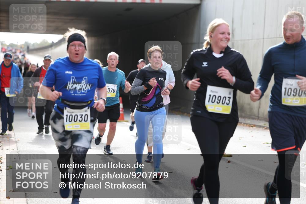 05.10.2025 - 20. swb-Marathon Bremen Michael Strokosch http://msf.ph/oto/9207879 05.10.2025 10:55:38 Laufen 370, 10030, 10903, 10904 meine-sportfotos.de