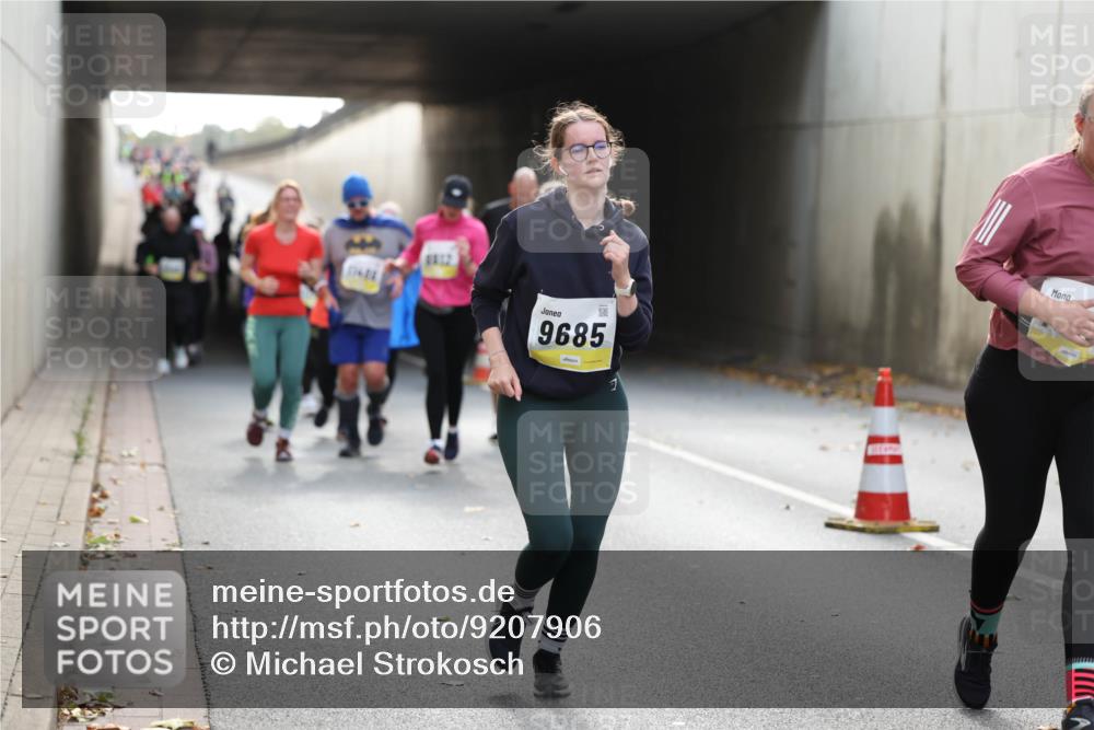 05.10.2025 - 20. swb-Marathon Bremen Michael Strokosch http://msf.ph/oto/9207906 05.10.2025 11:02:40 Laufen 9685 meine-sportfotos.de