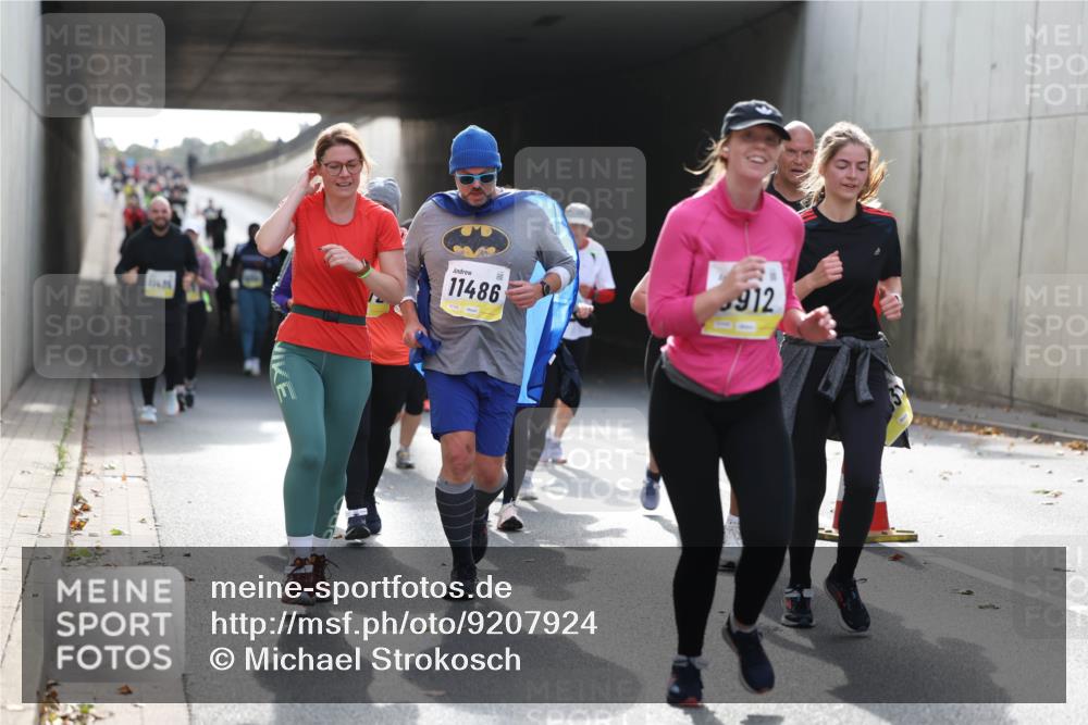 05.10.2025 - 20. swb-Marathon Bremen Michael Strokosch http://msf.ph/oto/9207924 05.10.2025 11:02:43 Laufen 17425, 11486, 912 meine-sportfotos.de