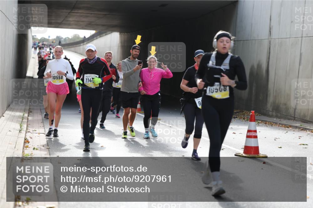05.10.2025 - 20. swb-Marathon Bremen Michael Strokosch http://msf.ph/oto/9207961 05.10.2025 10:56:02 Laufen 95, 10558, 114, 1173, 9, 50 meine-sportfotos.de