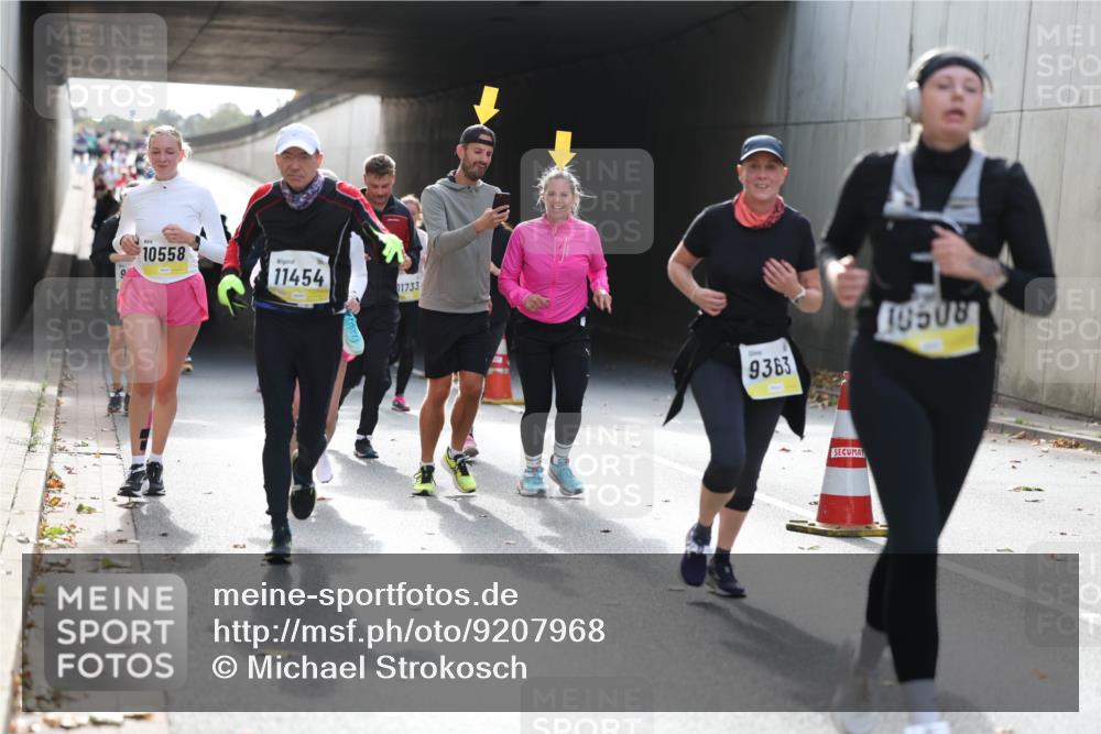 05.10.2025 - 20. swb-Marathon Bremen Michael Strokosch http://msf.ph/oto/9207968 05.10.2025 10:56:03 Laufen 10558, 11454, 11733, 9363, 18508 meine-sportfotos.de