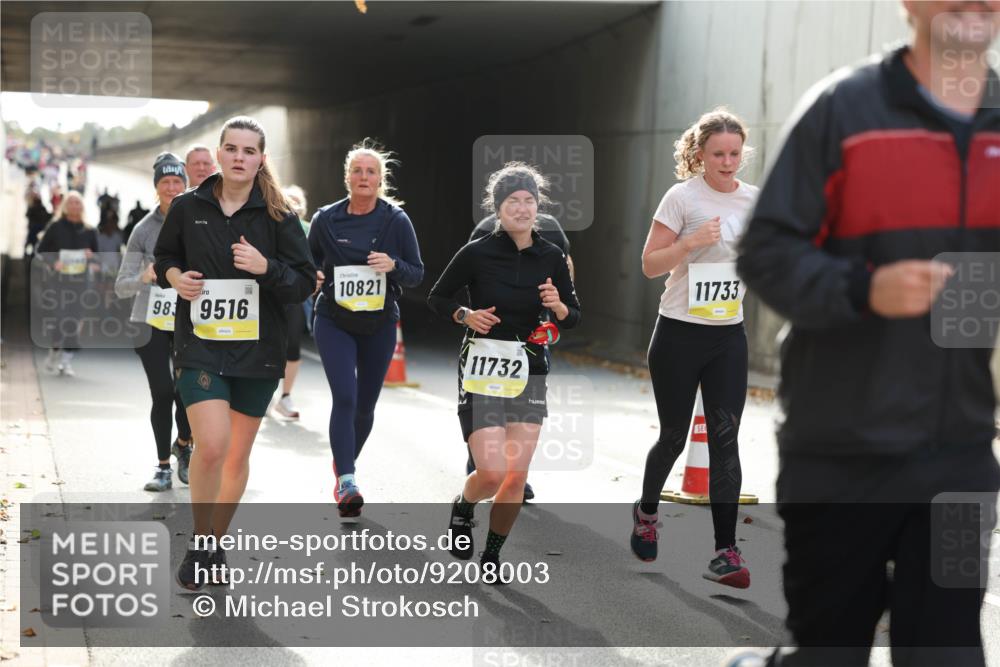 05.10.2025 - 20. swb-Marathon Bremen Michael Strokosch http://msf.ph/oto/9208003 05.10.2025 10:56:08 Laufen 98, 9516, 10821, 11732, 11733, 35 meine-sportfotos.de
