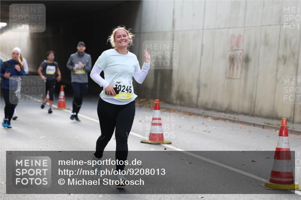 05.10.2025 - 20. swb-Marathon Bremen Michael Strokosch http://msf.ph/oto/9208013 05.10.2025 11:03:06 Laufen 0245 meine-sportfotos.de