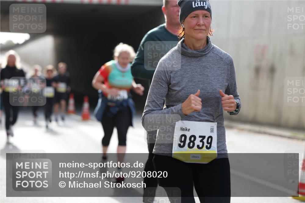 05.10.2025 - 20. swb-Marathon Bremen Michael Strokosch http://msf.ph/oto/9208020 05.10.2025 10:56:11 Laufen 9839 meine-sportfotos.de