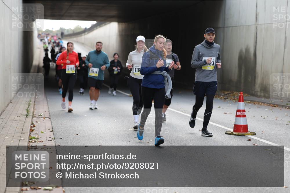 05.10.2025 - 20. swb-Marathon Bremen Michael Strokosch http://msf.ph/oto/9208021 05.10.2025 11:03:08 Laufen 116, 9185, 11614, 99, 93 meine-sportfotos.de