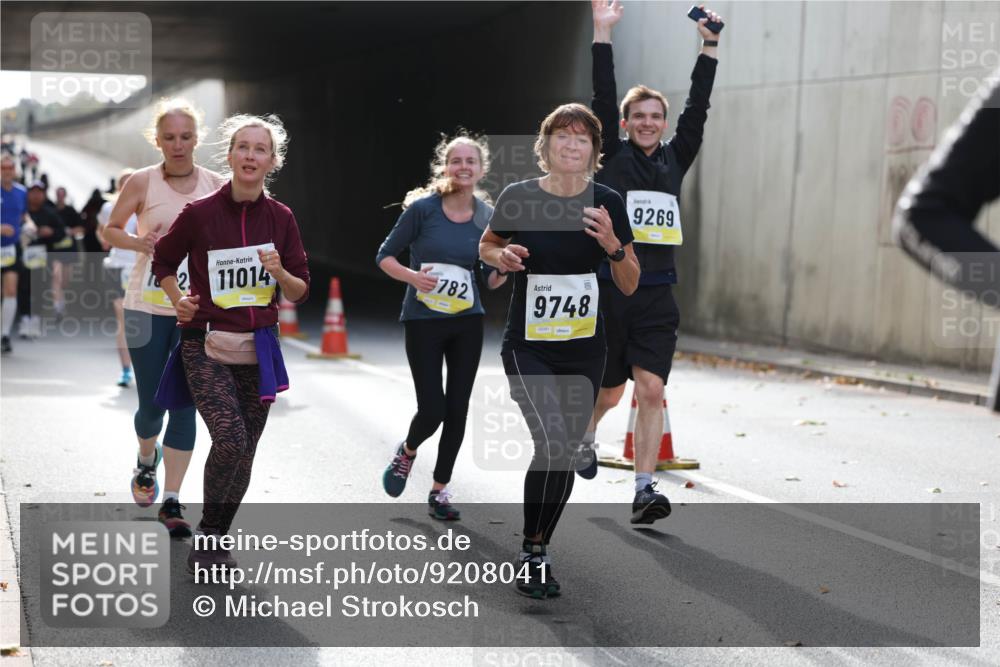 05.10.2025 - 20. swb-Marathon Bremen Michael Strokosch http://msf.ph/oto/9208041 05.10.2025 10:56:16 Laufen 11014, 782, 9748, 9269, 60 meine-sportfotos.de