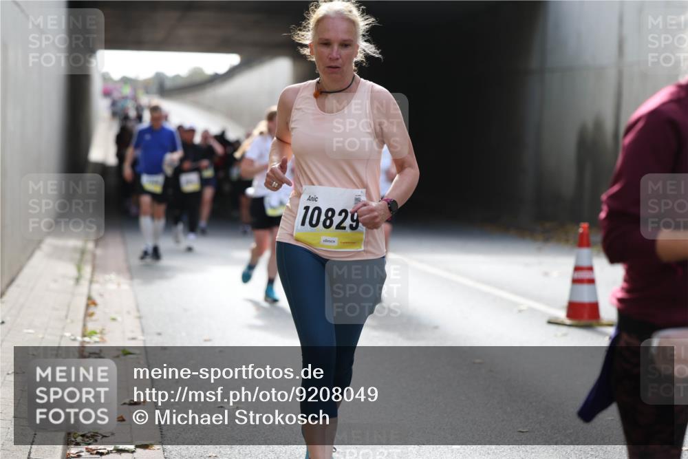 05.10.2025 - 20. swb-Marathon Bremen Michael Strokosch http://msf.ph/oto/9208049 05.10.2025 10:56:18 Laufen 10829 meine-sportfotos.de