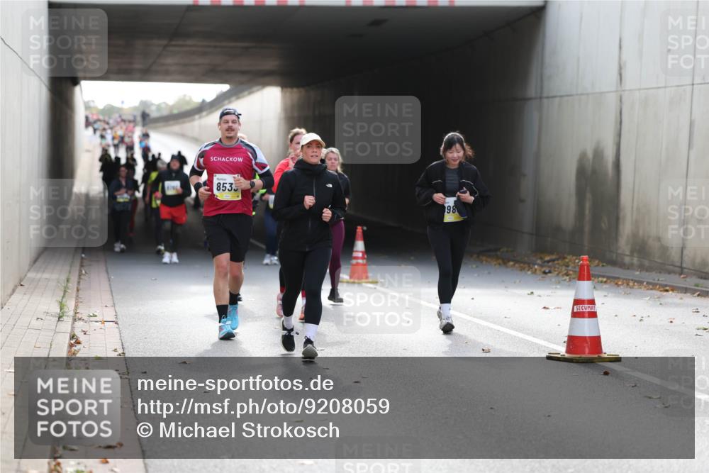 05.10.2025 - 20. swb-Marathon Bremen Michael Strokosch http://msf.ph/oto/9208059 05.10.2025 11:03:15 Laufen 8535, 98 meine-sportfotos.de