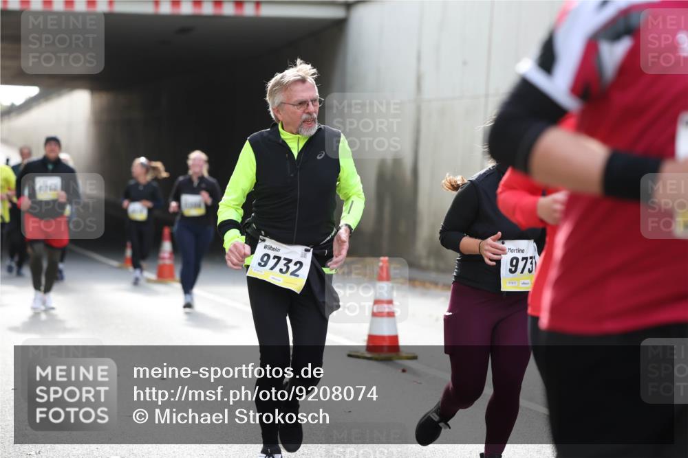 05.10.2025 - 20. swb-Marathon Bremen Michael Strokosch http://msf.ph/oto/9208074 05.10.2025 11:03:20 Laufen 9732, 973 meine-sportfotos.de