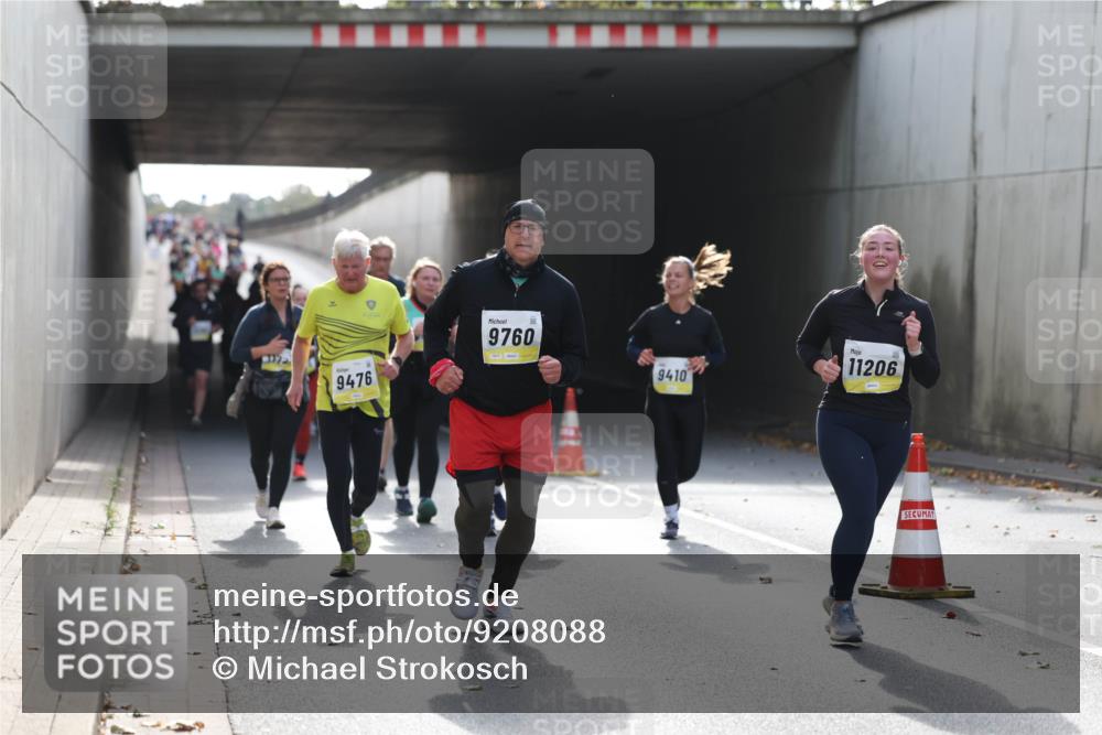 05.10.2025 - 20. swb-Marathon Bremen Michael Strokosch http://msf.ph/oto/9208088 05.10.2025 11:03:23 Laufen 072, 9476, 9760, 9410, 11206 meine-sportfotos.de
