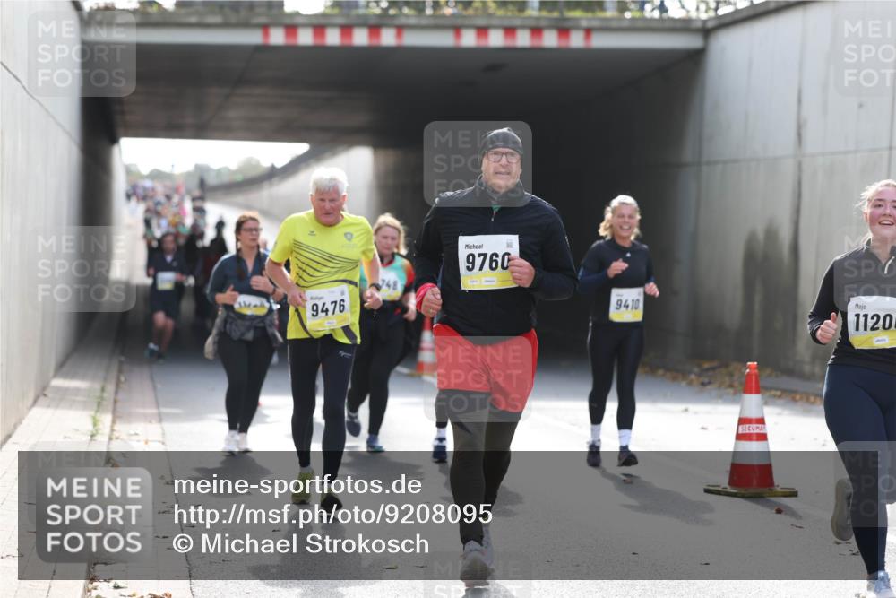 05.10.2025 - 20. swb-Marathon Bremen Michael Strokosch http://msf.ph/oto/9208095 05.10.2025 11:03:24 Laufen 9476, 748, 9760, 9410, 1120 meine-sportfotos.de