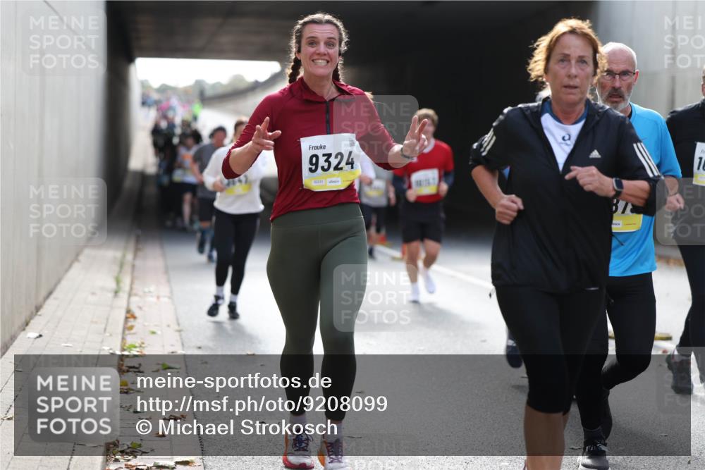 05.10.2025 - 20. swb-Marathon Bremen Michael Strokosch http://msf.ph/oto/9208099 05.10.2025 10:56:30 Laufen 9324, 02231, 87 meine-sportfotos.de