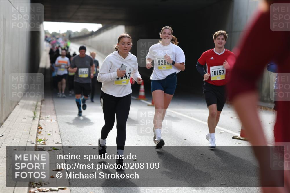 05.10.2025 - 20. swb-Marathon Bremen Michael Strokosch http://msf.ph/oto/9208109 05.10.2025 10:56:32 Laufen 10033, 47, 928, 10157 meine-sportfotos.de