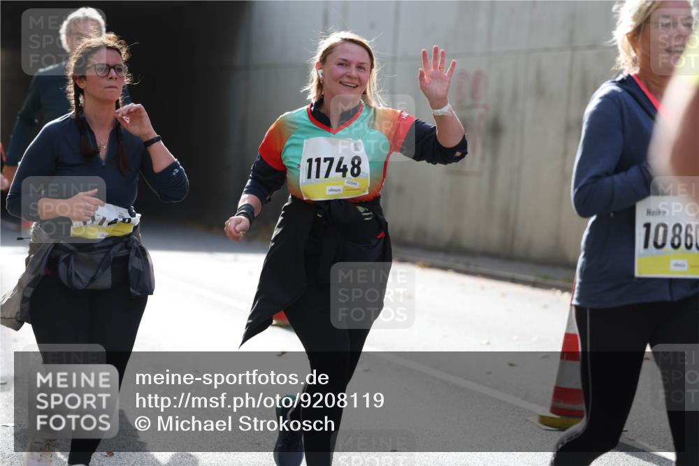 05.10.2025 - 20. swb-Marathon Bremen Michael Strokosch http://msf.ph/oto/9208119 05.10.2025 11:03:28 Laufen 11748, 02545, 10860 meine-sportfotos.de