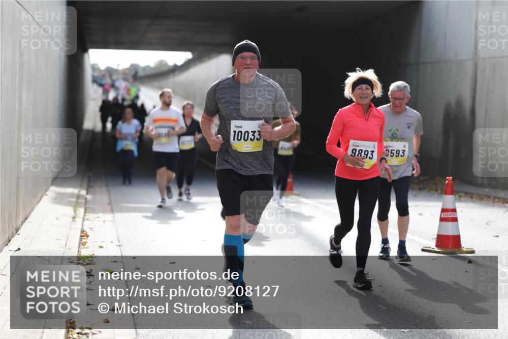05.10.2025 - 20. swb-Marathon Bremen Michael Strokosch http://msf.ph/oto/9208127 05.10.2025 10:56:35 Laufen 10033, 9893, 593 meine-sportfotos.de