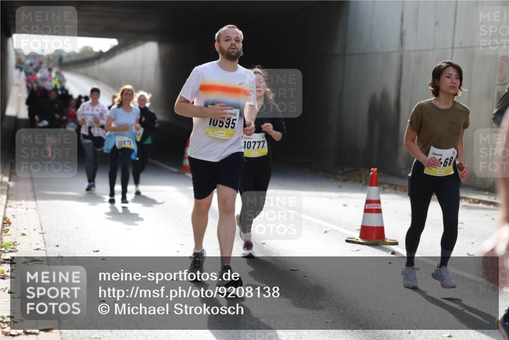 05.10.2025 - 20. swb-Marathon Bremen Michael Strokosch http://msf.ph/oto/9208138 05.10.2025 10:56:39 Laufen 10595, 10777, 68 meine-sportfotos.de
