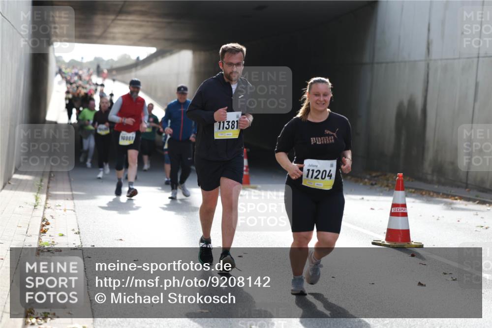 05.10.2025 - 20. swb-Marathon Bremen Michael Strokosch http://msf.ph/oto/9208142 05.10.2025 11:03:33 Laufen 11381, 11204 meine-sportfotos.de