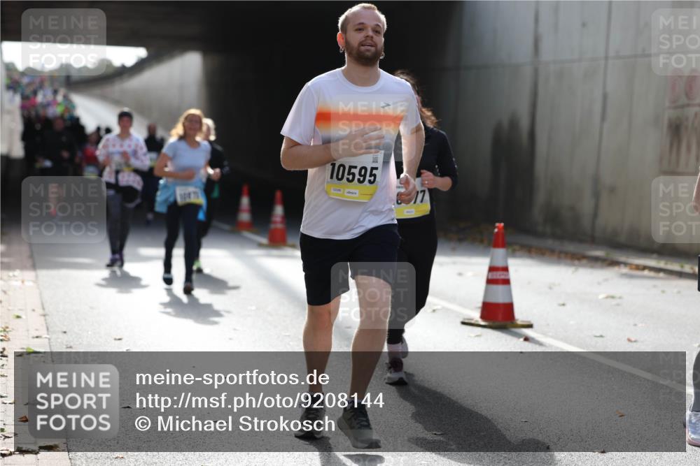 05.10.2025 - 20. swb-Marathon Bremen Michael Strokosch http://msf.ph/oto/9208144 05.10.2025 10:56:40 Laufen 10595, 02086 meine-sportfotos.de