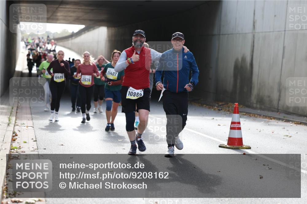 05.10.2025 - 20. swb-Marathon Bremen Michael Strokosch http://msf.ph/oto/9208162 05.10.2025 11:03:36 Laufen 10596, 11536, 11407, 10969 meine-sportfotos.de