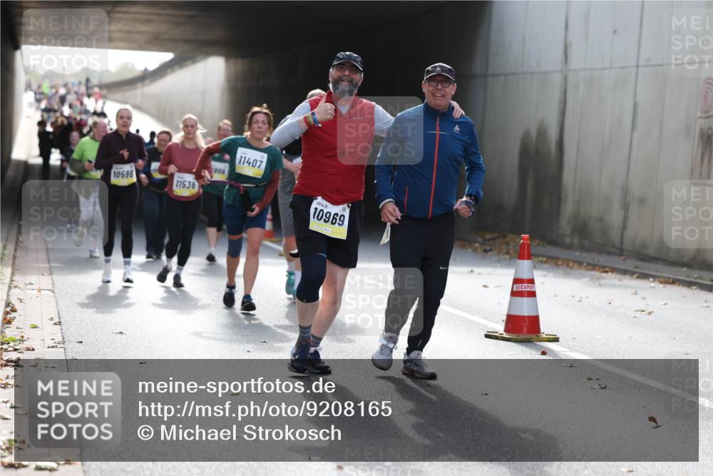 05.10.2025 - 20. swb-Marathon Bremen Michael Strokosch http://msf.ph/oto/9208165 05.10.2025 11:03:37 Laufen 10596, 11536, 11407, 10969 meine-sportfotos.de