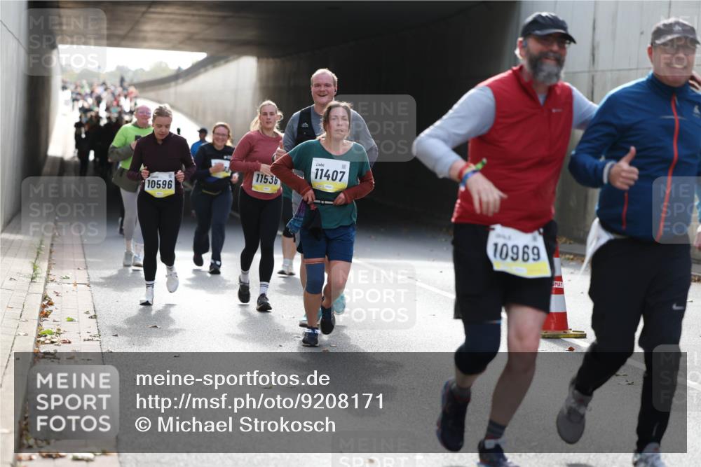 05.10.2025 - 20. swb-Marathon Bremen Michael Strokosch http://msf.ph/oto/9208171 05.10.2025 11:03:38 Laufen 11536, 10596, 11407, 10969 meine-sportfotos.de