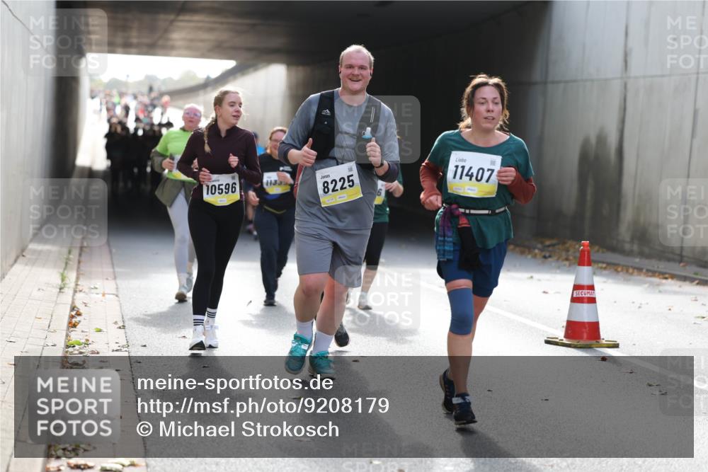 05.10.2025 - 20. swb-Marathon Bremen Michael Strokosch http://msf.ph/oto/9208179 05.10.2025 11:03:39 Laufen 10596, 8225, 6, 11407 meine-sportfotos.de