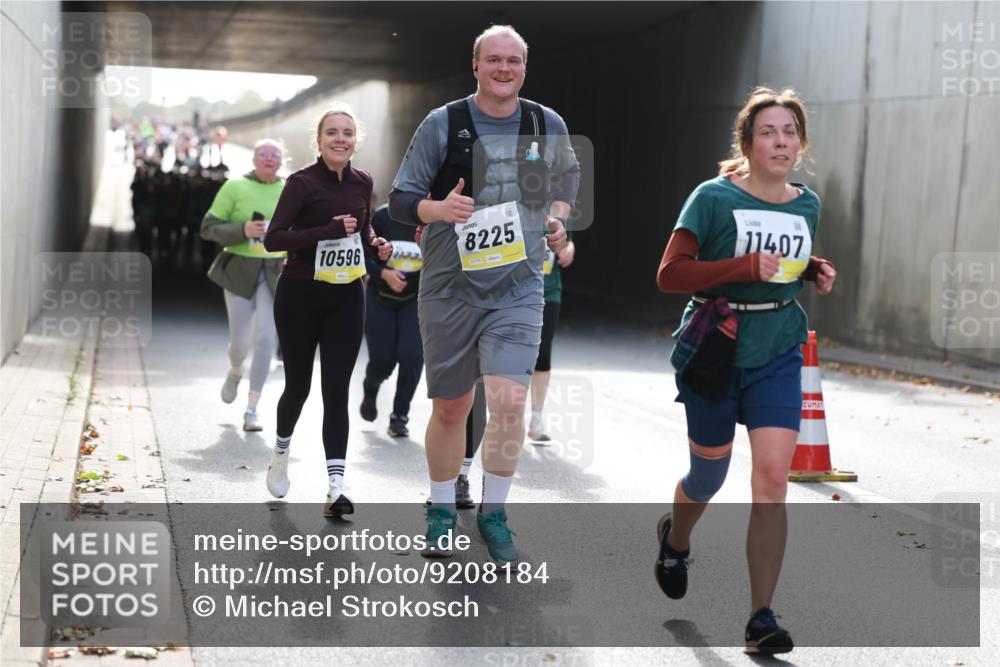 05.10.2025 - 20. swb-Marathon Bremen Michael Strokosch http://msf.ph/oto/9208184 05.10.2025 11:03:40 Laufen 10596, 8225, 11407 meine-sportfotos.de