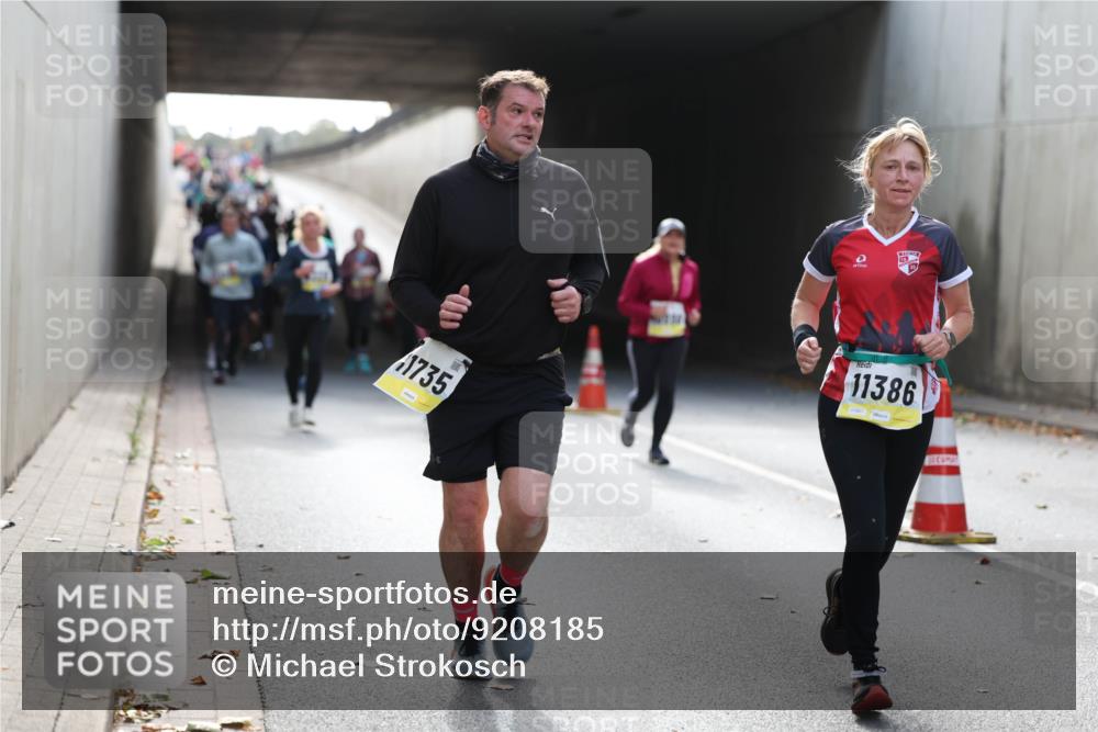 05.10.2025 - 20. swb-Marathon Bremen Michael Strokosch http://msf.ph/oto/9208185 05.10.2025 10:56:49 Laufen 1735, 11386 meine-sportfotos.de