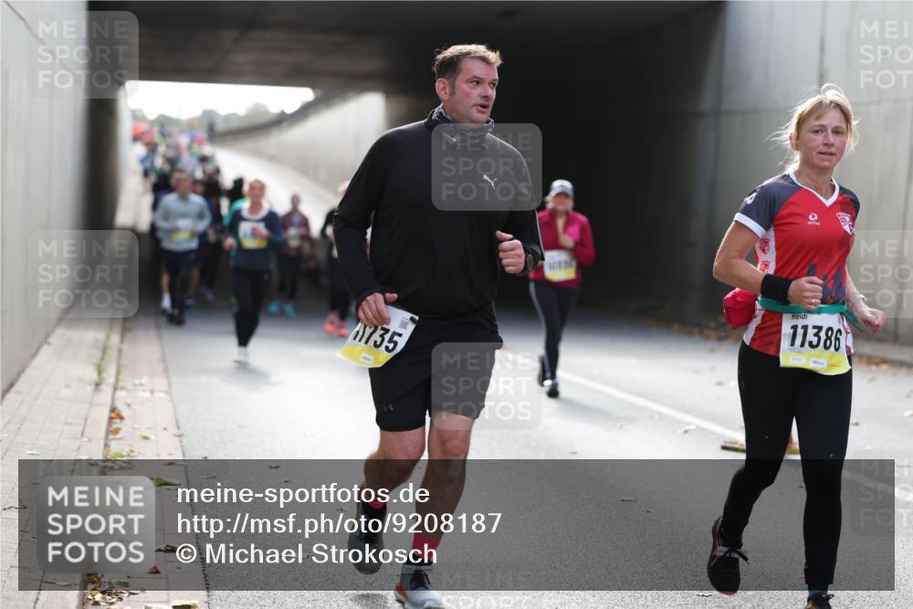 05.10.2025 - 20. swb-Marathon Bremen Michael Strokosch http://msf.ph/oto/9208187 05.10.2025 10:56:49 Laufen 1735, 11386, 01827 meine-sportfotos.de