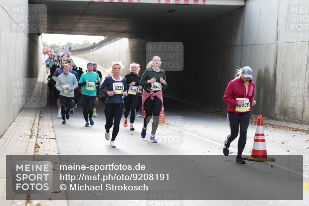 05.10.2025 - 20. swb-Marathon Bremen Michael Strokosch http://msf.ph/oto/9208191 05.10.2025 10:56:51 Laufen 933, 9360, 9229, 11502, 10477, 396, 510 meine-sportfotos.de