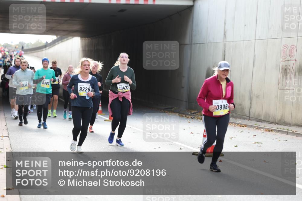 05.10.2025 - 20. swb-Marathon Bremen Michael Strokosch http://msf.ph/oto/9208196 05.10.2025 10:56:52 Laufen 331, 9360, 9229, 10477, 0996, 160 meine-sportfotos.de