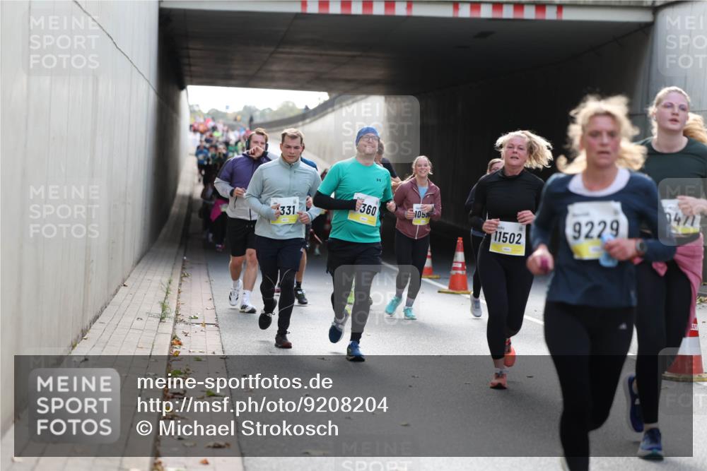 05.10.2025 - 20. swb-Marathon Bremen Michael Strokosch http://msf.ph/oto/9208204 05.10.2025 10:56:54 Laufen 360, 1053, 331, 11502, 9229, 471 meine-sportfotos.de