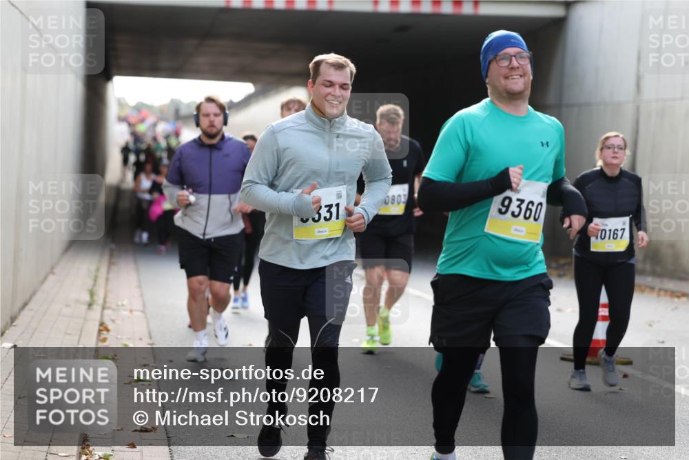 05.10.2025 - 20. swb-Marathon Bremen Michael Strokosch http://msf.ph/oto/9208217 05.10.2025 10:56:57 Laufen 331, 0803, 9360, 0167 meine-sportfotos.de