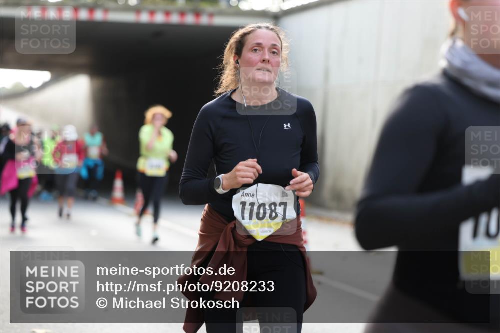 05.10.2025 - 20. swb-Marathon Bremen Michael Strokosch http://msf.ph/oto/9208233 05.10.2025 10:57:02 Laufen 1, 11087, 667, 70 meine-sportfotos.de