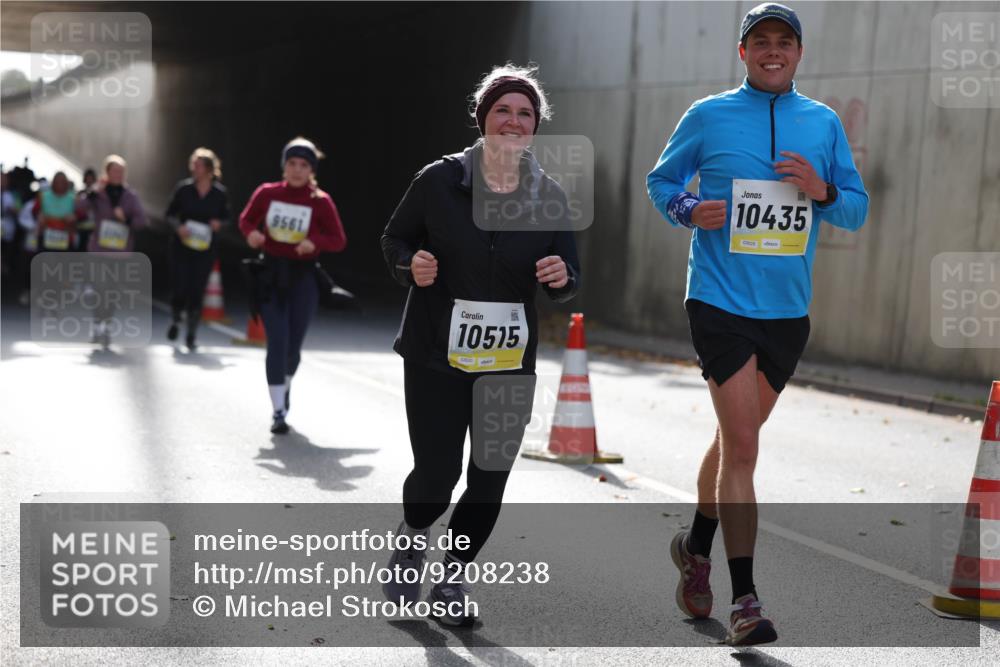 05.10.2025 - 20. swb-Marathon Bremen Michael Strokosch http://msf.ph/oto/9208238 05.10.2025 11:03:50 Laufen 9561, 10515, 02630, 10435, 02629 meine-sportfotos.de