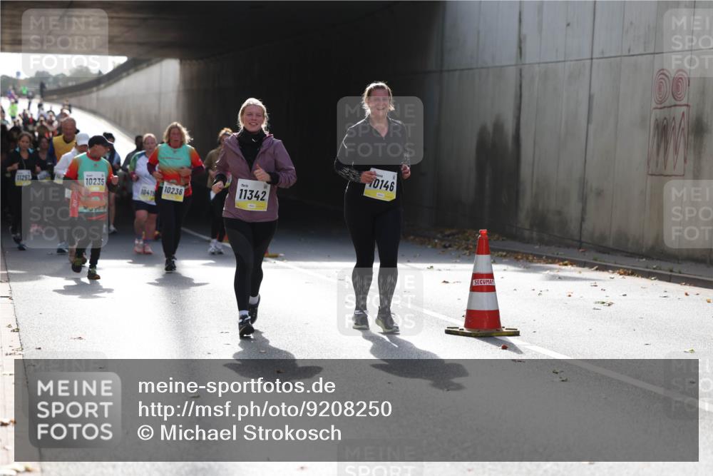 05.10.2025 - 20. swb-Marathon Bremen Michael Strokosch http://msf.ph/oto/9208250 05.10.2025 11:03:55 Laufen 11257, 10235, 10415, 10236, 11342, 10146, 00 meine-sportfotos.de