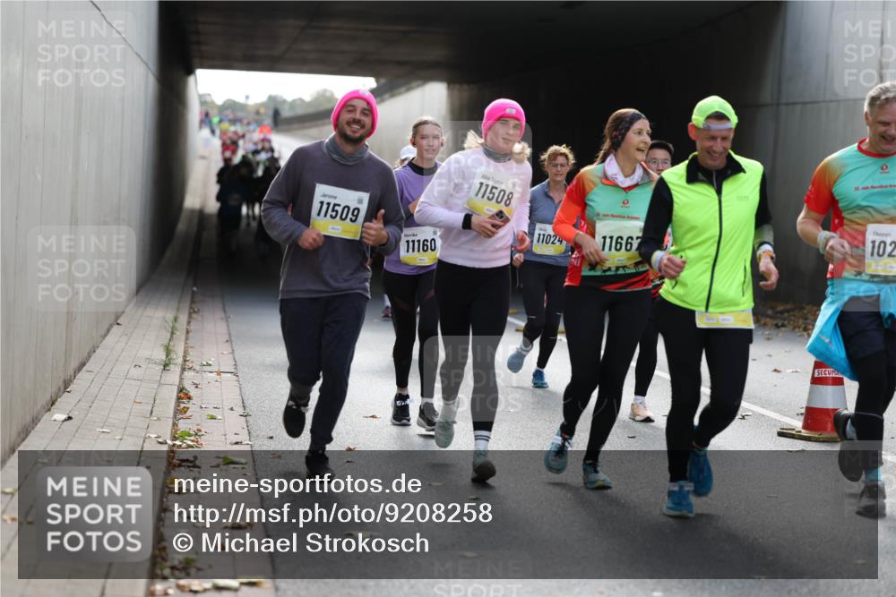 05.10.2025 - 20. swb-Marathon Bremen Michael Strokosch http://msf.ph/oto/9208258 05.10.2025 10:57:10 Laufen 11509, 11160, 11508, 11024, 11667, 20, 102 meine-sportfotos.de