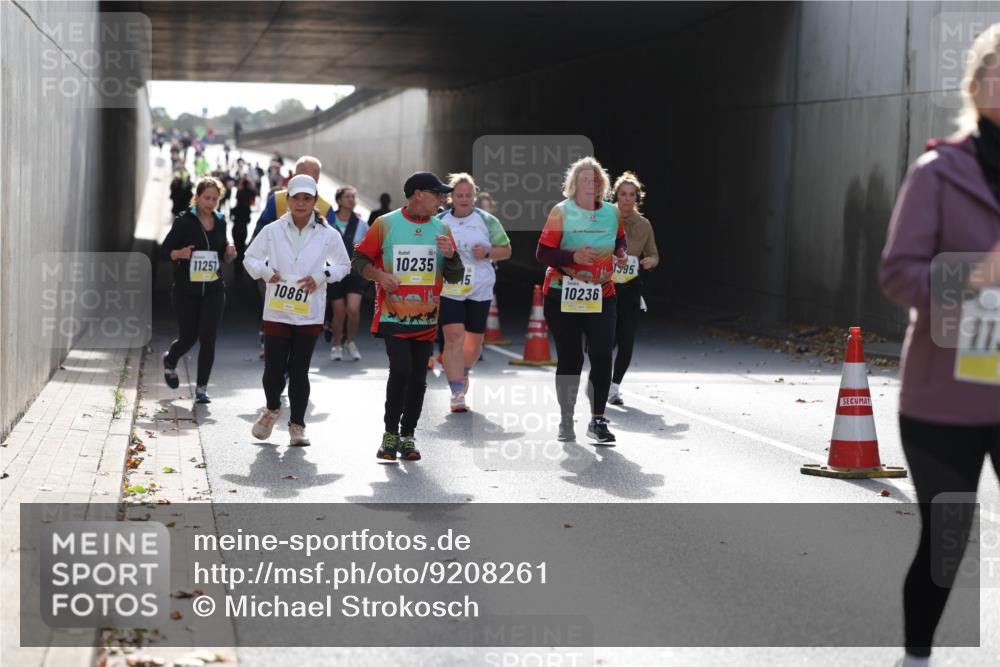 05.10.2025 - 20. swb-Marathon Bremen Michael Strokosch http://msf.ph/oto/9208261 05.10.2025 11:03:58 Laufen 11257, 10861, 10235, 5, 10236, 1595, 7, 11 meine-sportfotos.de