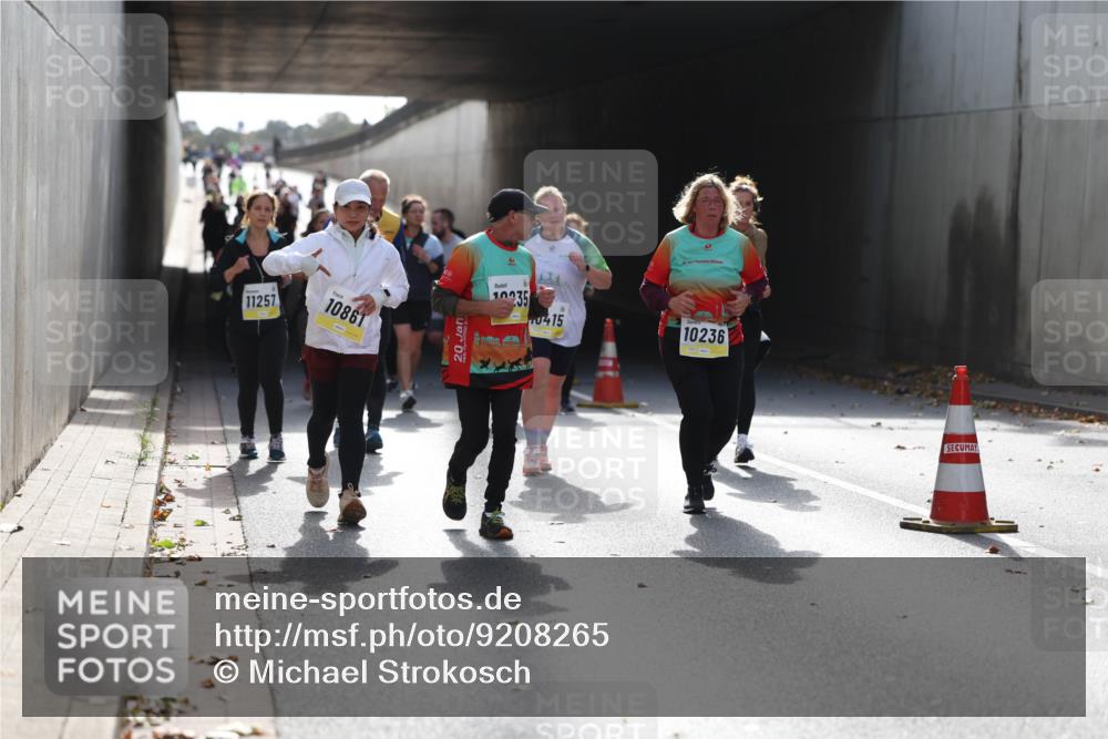 05.10.2025 - 20. swb-Marathon Bremen Michael Strokosch http://msf.ph/oto/9208265 05.10.2025 11:03:58 Laufen 11257, 10861, 20, 0335, 0415, 10236 meine-sportfotos.de