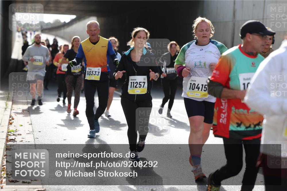 05.10.2025 - 20. swb-Marathon Bremen Michael Strokosch http://msf.ph/oto/9208292 05.10.2025 11:04:02 Laufen 0280, 1055, 10333, 11257, 10415, 10, 20140 meine-sportfotos.de