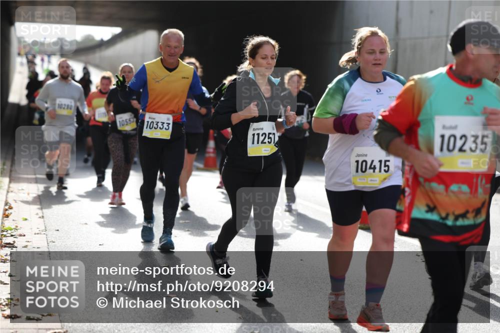 05.10.2025 - 20. swb-Marathon Bremen Michael Strokosch http://msf.ph/oto/9208294 05.10.2025 11:04:02 Laufen 10280, 1055, 10333, 11251, 10415, 10, 10235 meine-sportfotos.de